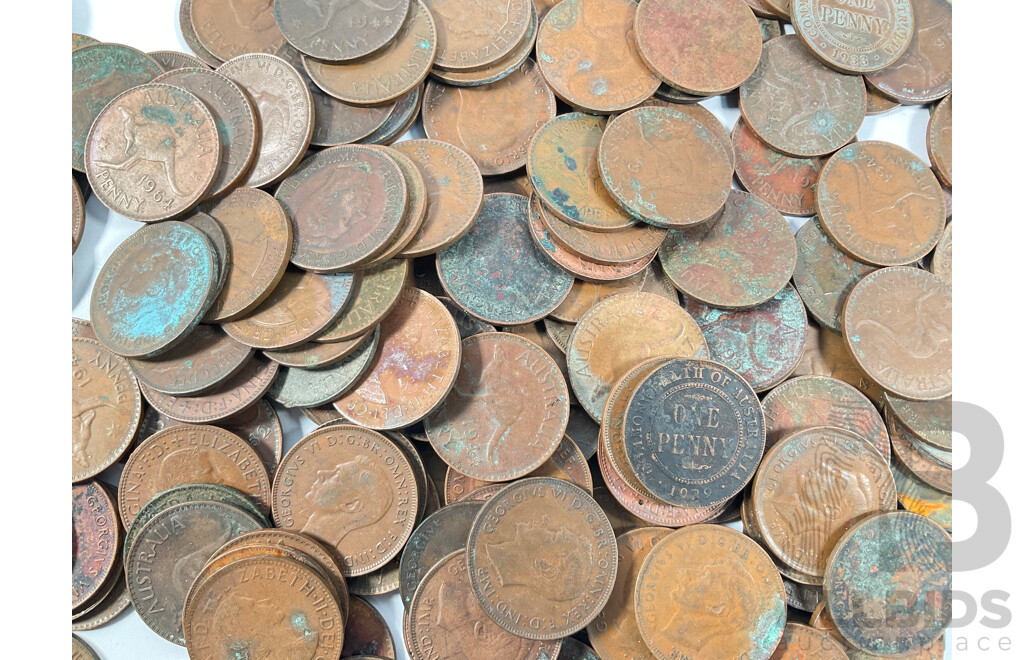 Collection of Australian Pennies, Examples Spanning 1911 to 1964 - Approximately 2 Kilograms