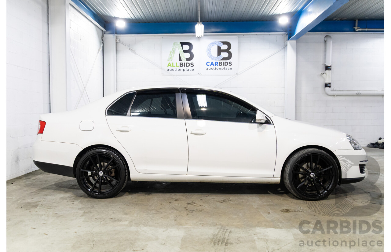 11/2009 Volkswagen Jetta 2.0 TDI 1KM MY08.5 4d Sedan Candy White Turbo Diesel 2.0L
