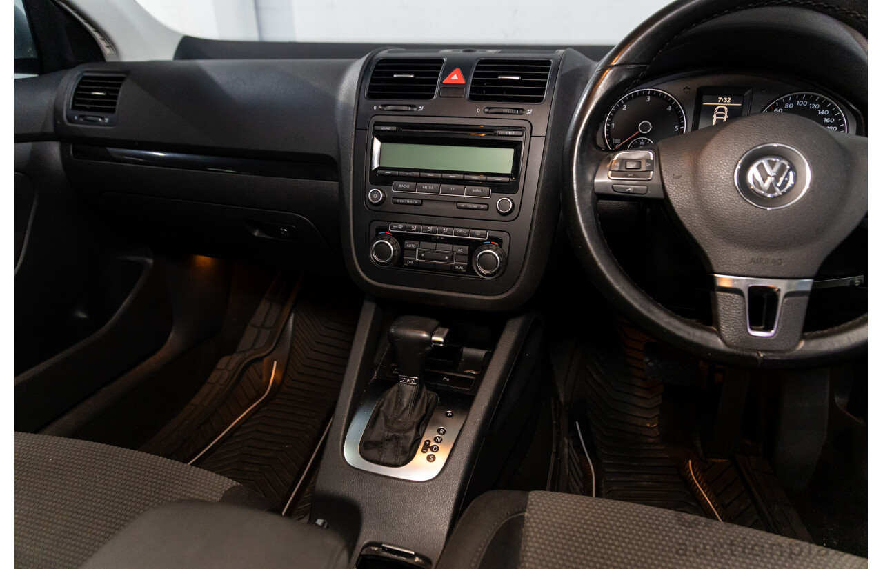 11/2009 Volkswagen Jetta 2.0 TDI 1KM MY08.5 4d Sedan Candy White Turbo Diesel 2.0L