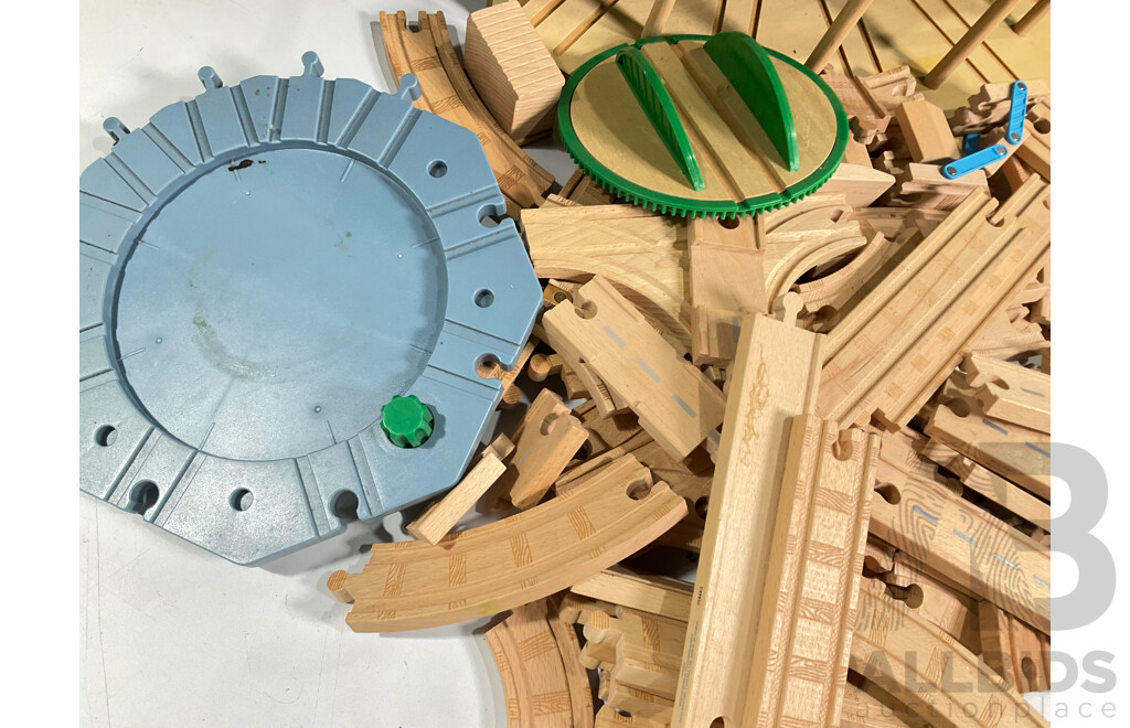 Collection of Thomas the Tank Engine and Friends Timber Railway Track and Round House