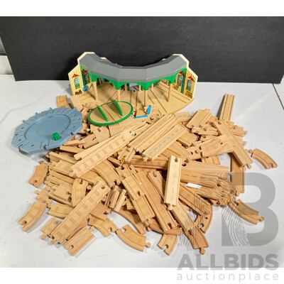 Collection of Thomas the Tank Engine and Friends Timber Railway Track and Round House
