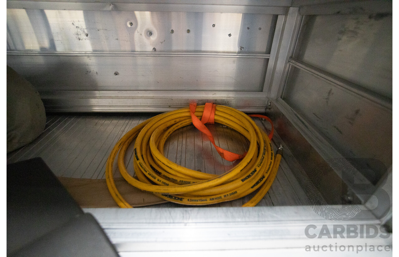 01/1981 Toyota Landcruiser 60 Series w 40 Series Cab (4x4) 2d Utility 302 EFI V8 5.0L - Heavily Modified & Engineered