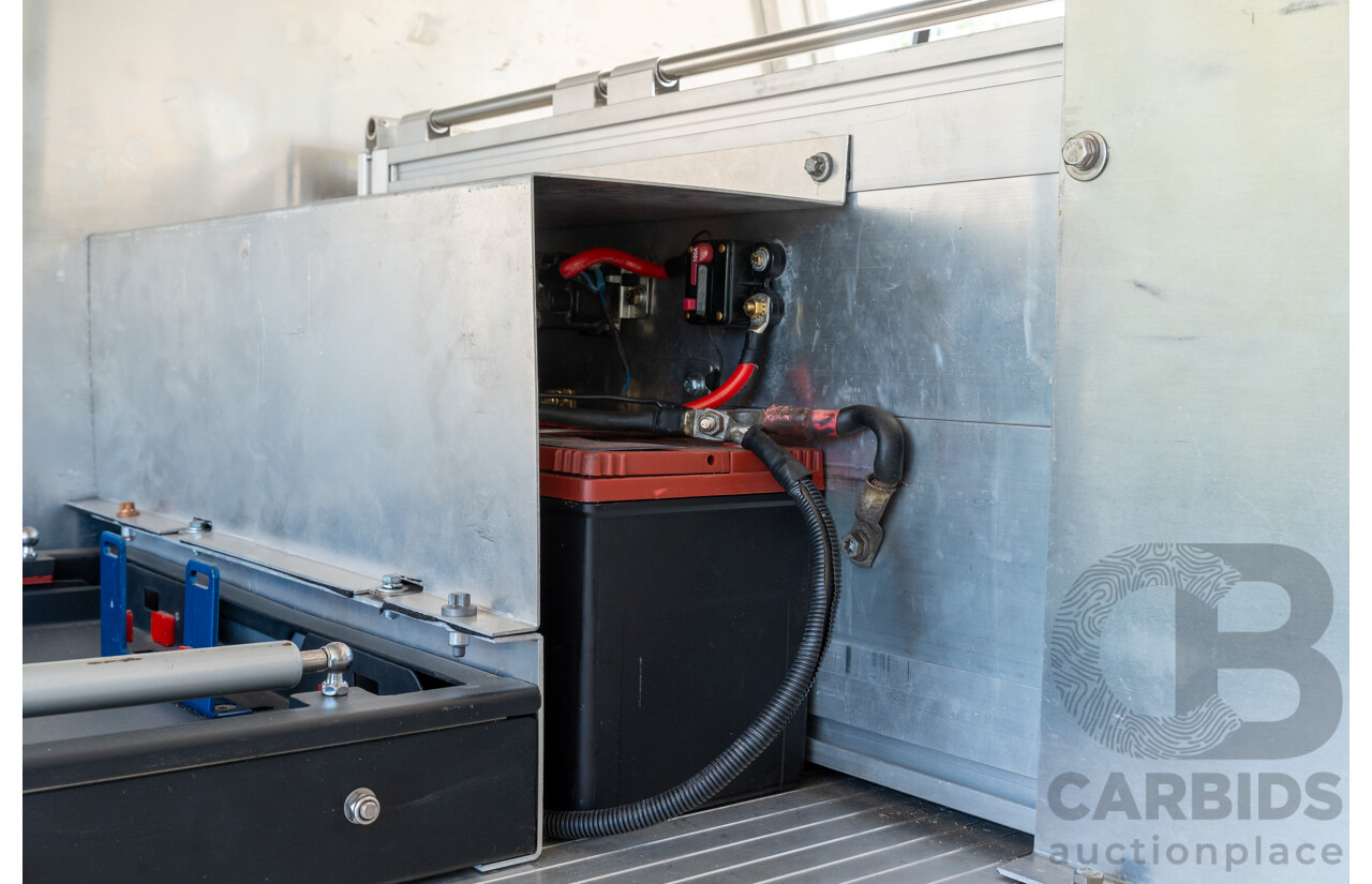 1/1981 Toyota Landcruiser 60 Series w 40 Series Cab (4x4) 2d Utility Light Blue 302 EFI V8 5.0L - Heavily Modified & Engineered