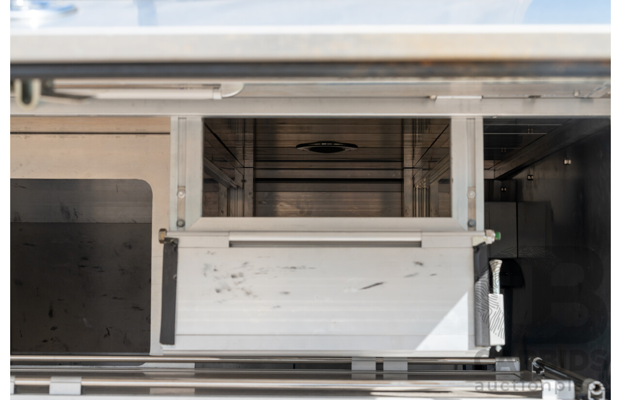 1/1981 Toyota Landcruiser 60 Series w 40 Series Cab (4x4) 2d Utility Light Blue 302 EFI V8 5.0L - Heavily Modified & Engineered