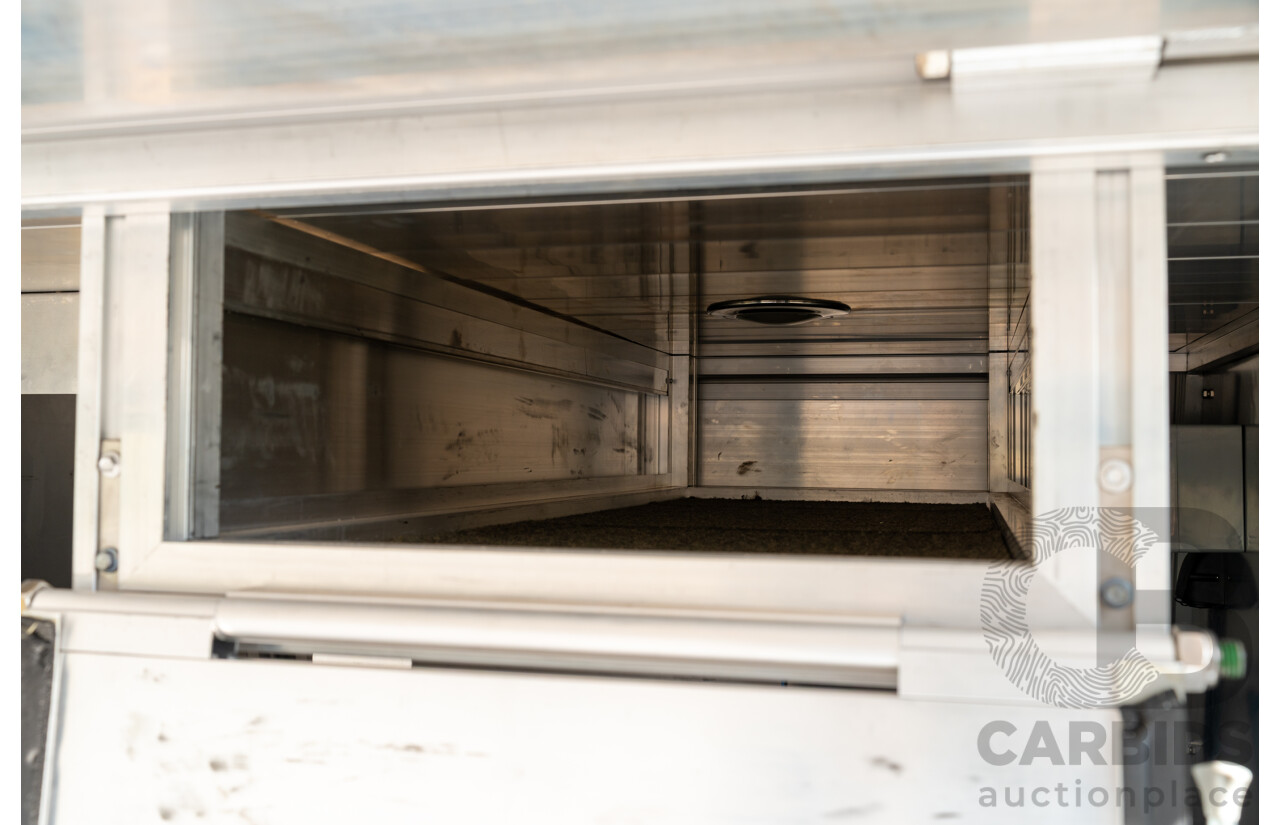 1/1981 Toyota Landcruiser 60 Series w 40 Series Cab (4x4) 2d Utility Light Blue 302 EFI V8 5.0L - Heavily Modified & Engineered