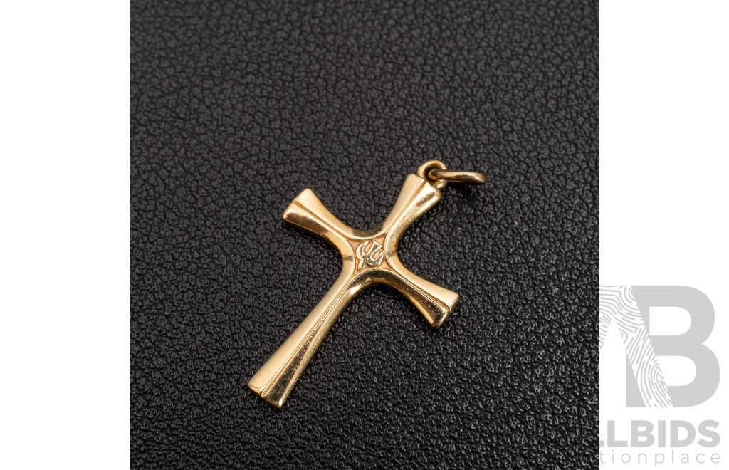 14ct Yellow Gold Latin Cross - 2.26gms