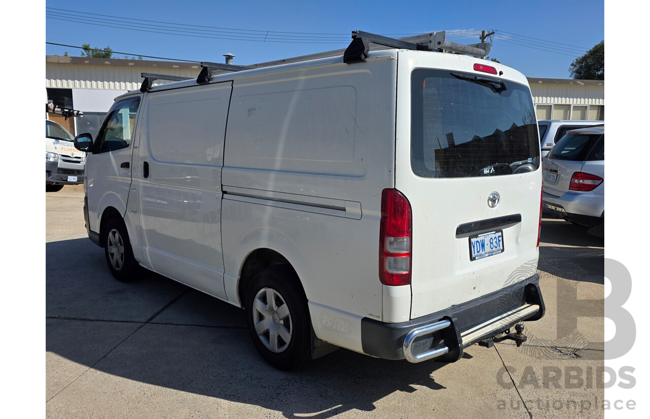 7/2005 Toyota Hiace LWB TRH201R 4d Van White 2.7L