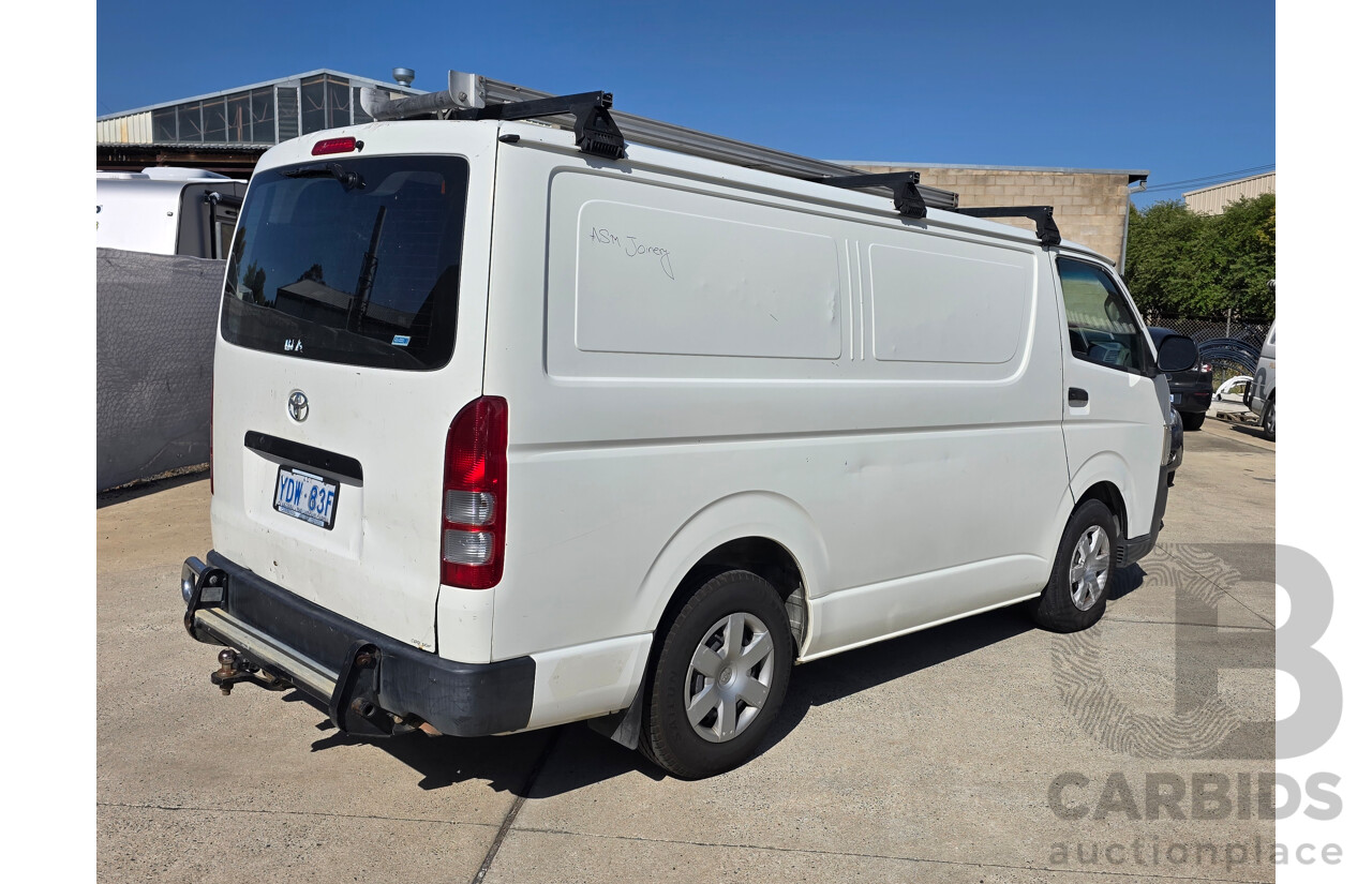 7/2005 Toyota Hiace LWB TRH201R 4d Van White 2.7L