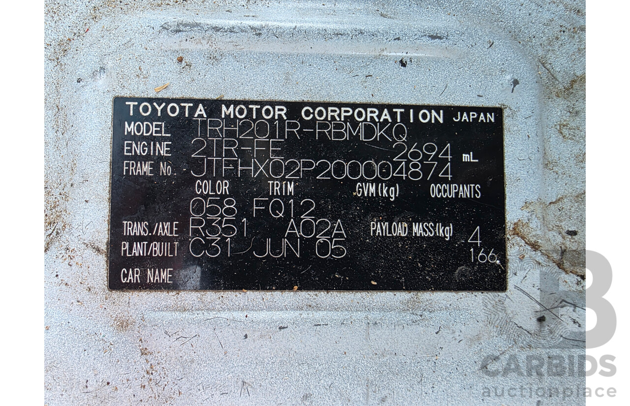 7/2005 Toyota Hiace LWB TRH201R 4d Van White 2.7L