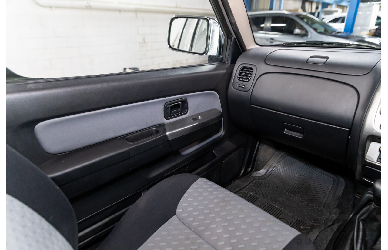 7/2004 Nissan Navara ST-R (4x4) D22 Dual Cab P/Up Sierra Silver Metallic Turbo Diesel 3.0L