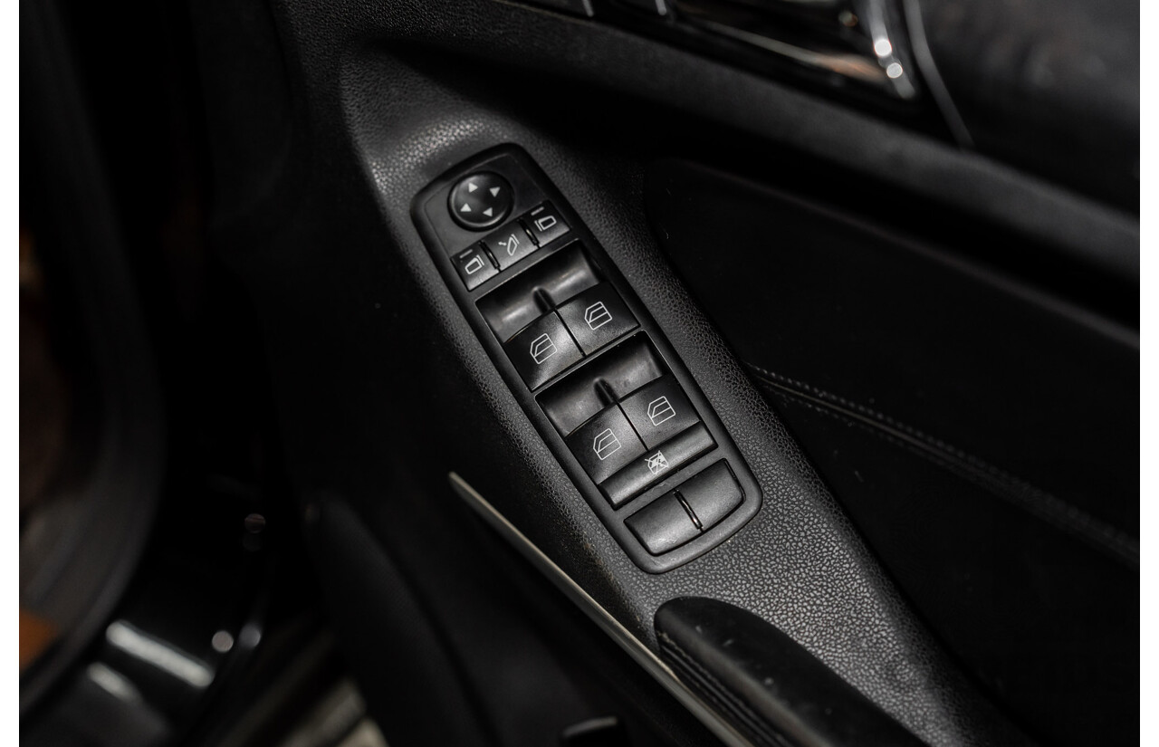 11/2008 Mercedes-Benz ML 63 AMG (4x4) W164 MY09 4d Wagon Obsidian Black Metalllic V8 6.2L