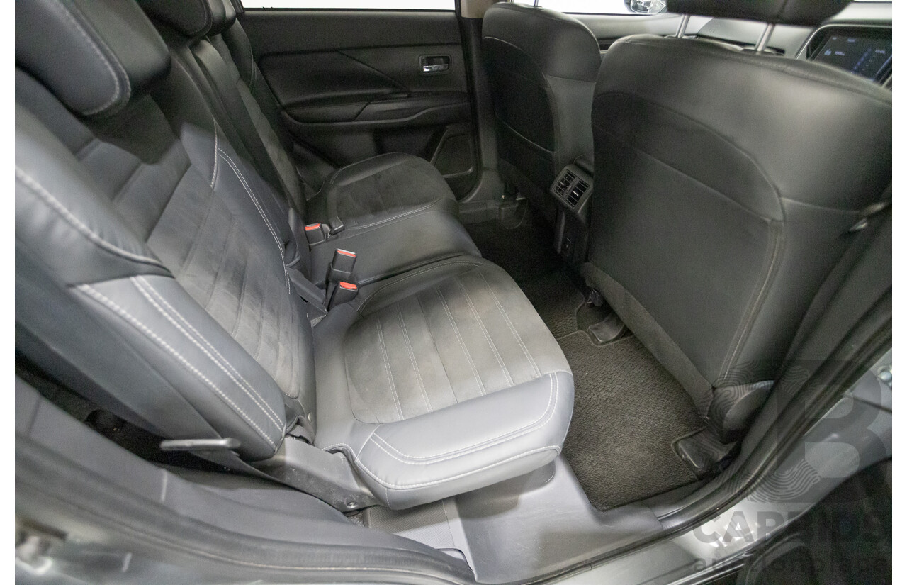 04/2020 Mitsubishi Outlander LS ZL MY20 4D Wagon Grey 2.4L - 7 Seats