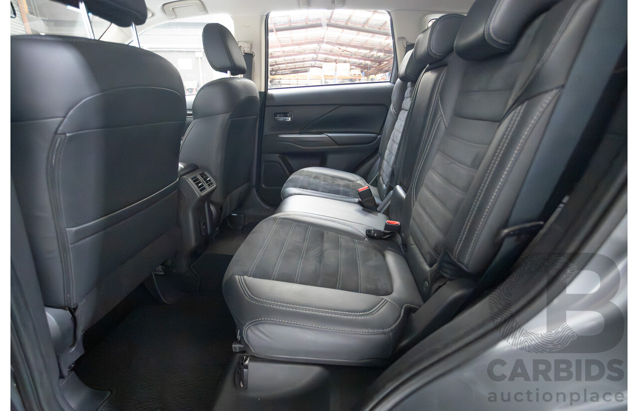 04/2020 Mitsubishi Outlander LS ZL MY20 4D Wagon Grey 2.4L - 7 Seats
