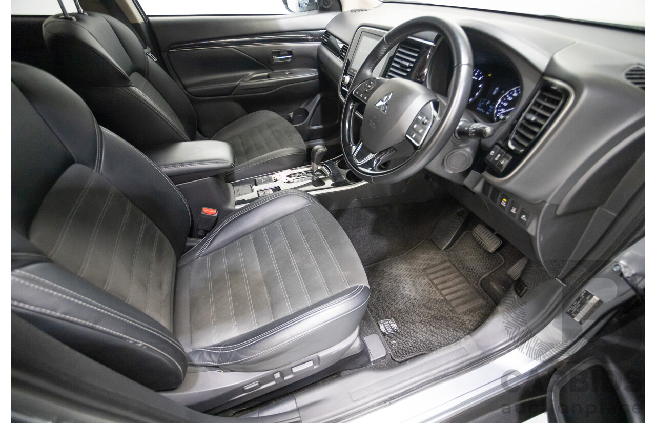 04/2020 Mitsubishi Outlander LS ZL MY20 4D Wagon Grey 2.4L - 7 Seats