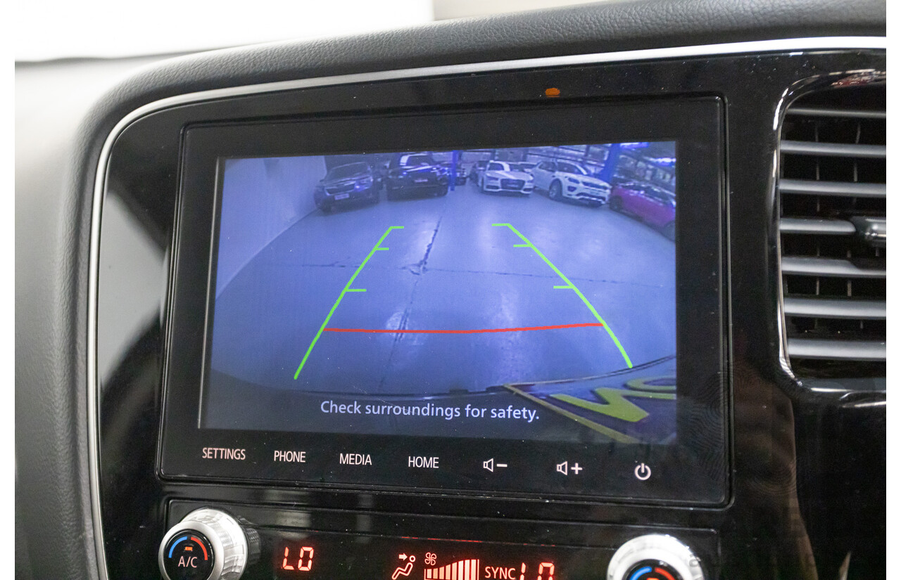 04/2020 Mitsubishi Outlander LS ZL MY20 4D Wagon Grey 2.4L - 7 Seats