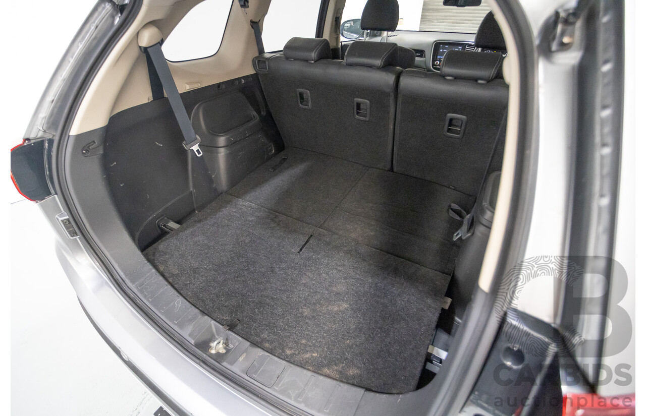 04/2020 Mitsubishi Outlander LS ZL MY20 4D Wagon Grey 2.4L - 7 Seats