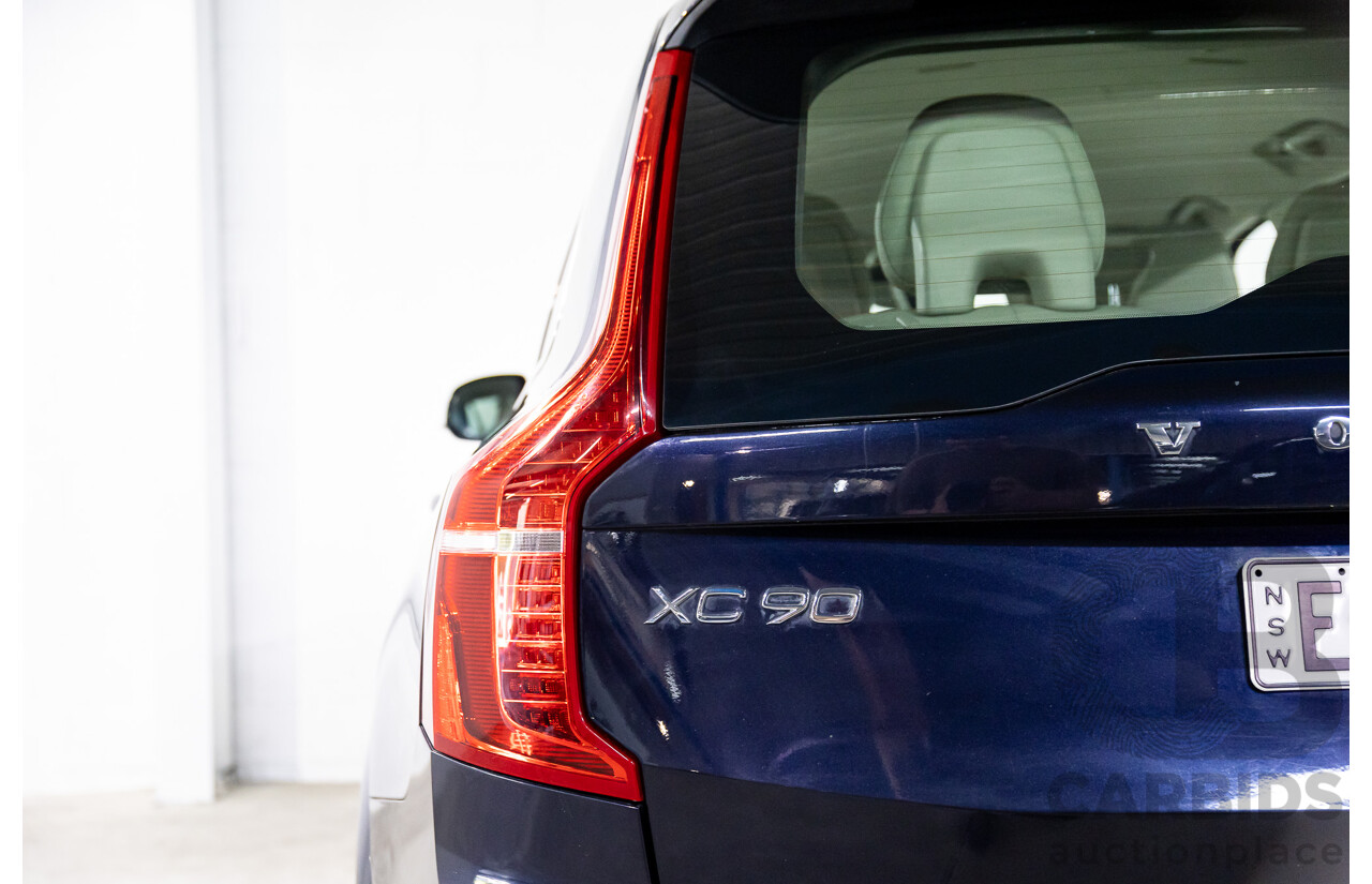 07/2019 Volvo XC90 D5 Momentum (AWD) 256 MY20 4d Wagon Magic Blue Metallic Turbo Diesel 2.0L