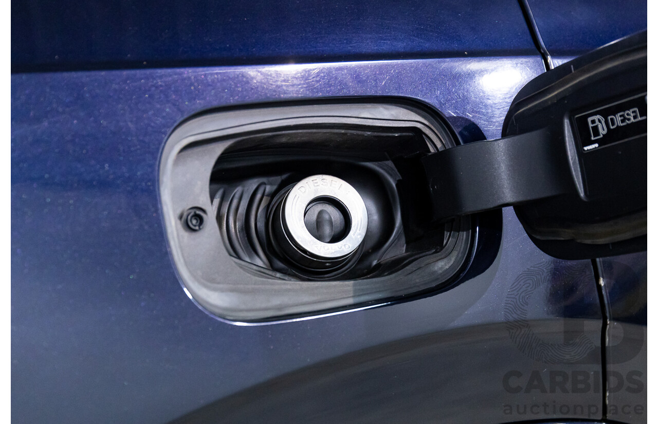 07/2019 Volvo XC90 D5 Momentum (AWD) 256 MY20 4d Wagon Magic Blue Metallic Turbo Diesel 2.0L