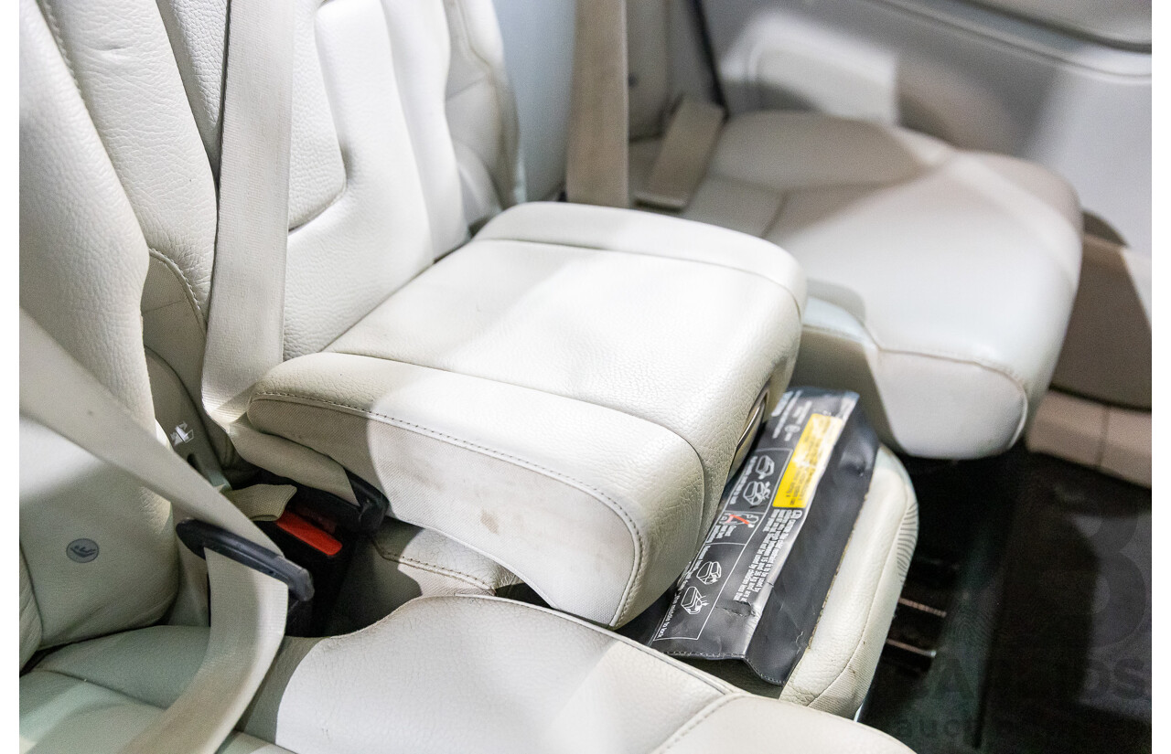 07/2019 Volvo XC90 D5 Momentum (AWD) 256 MY20 4d Wagon Magic Blue Metallic Turbo Diesel 2.0L