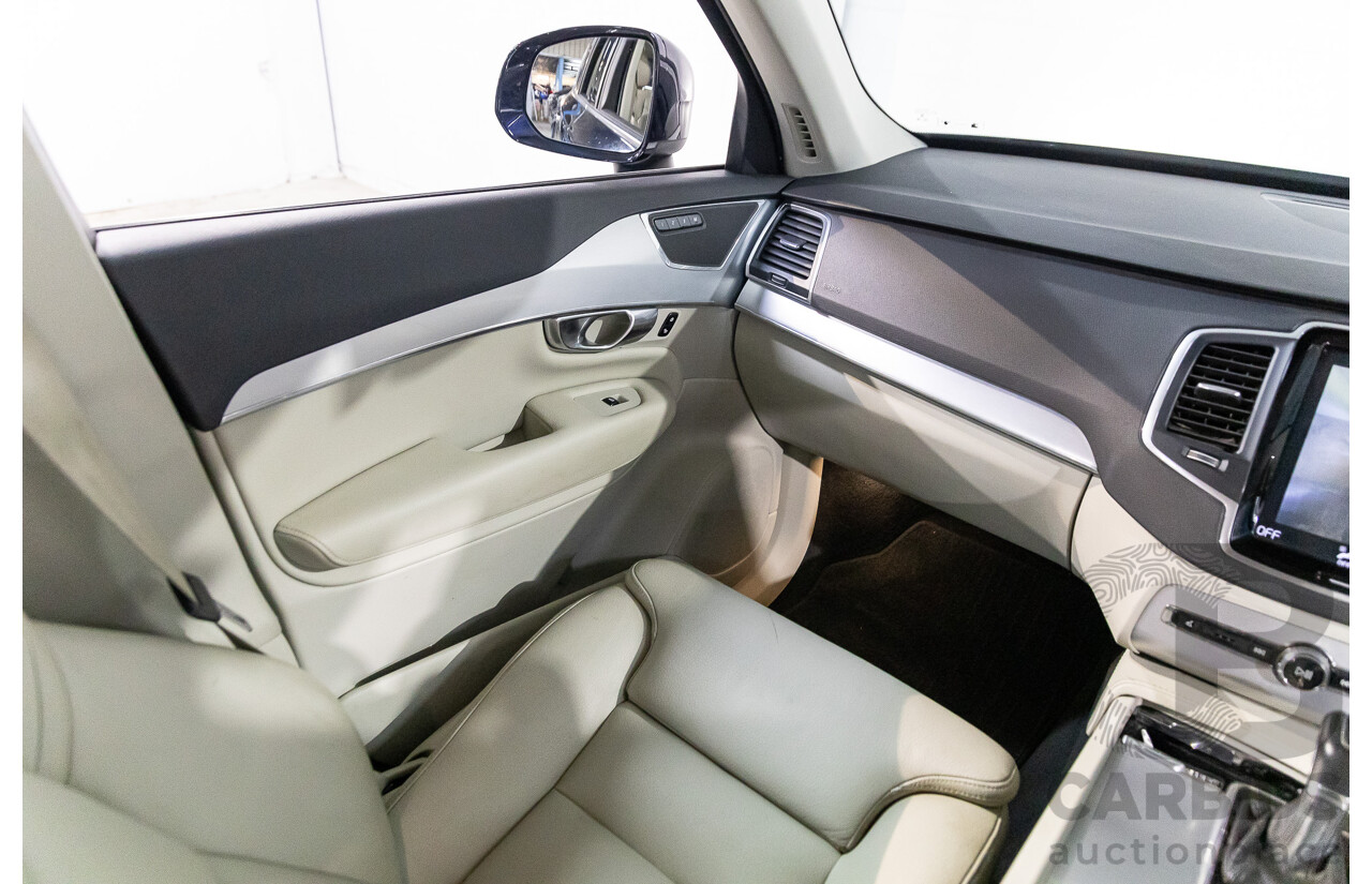 07/2019 Volvo XC90 D5 Momentum (AWD) 256 MY20 4d Wagon Magic Blue Metallic Turbo Diesel 2.0L