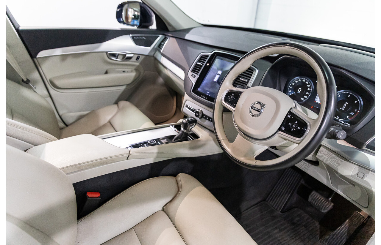 07/2019 Volvo XC90 D5 Momentum (AWD) 256 MY20 4d Wagon Magic Blue Metallic Turbo Diesel 2.0L