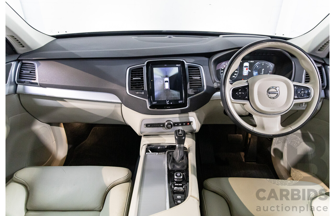 07/2019 Volvo XC90 D5 Momentum (AWD) 256 MY20 4d Wagon Magic Blue Metallic Turbo Diesel 2.0L