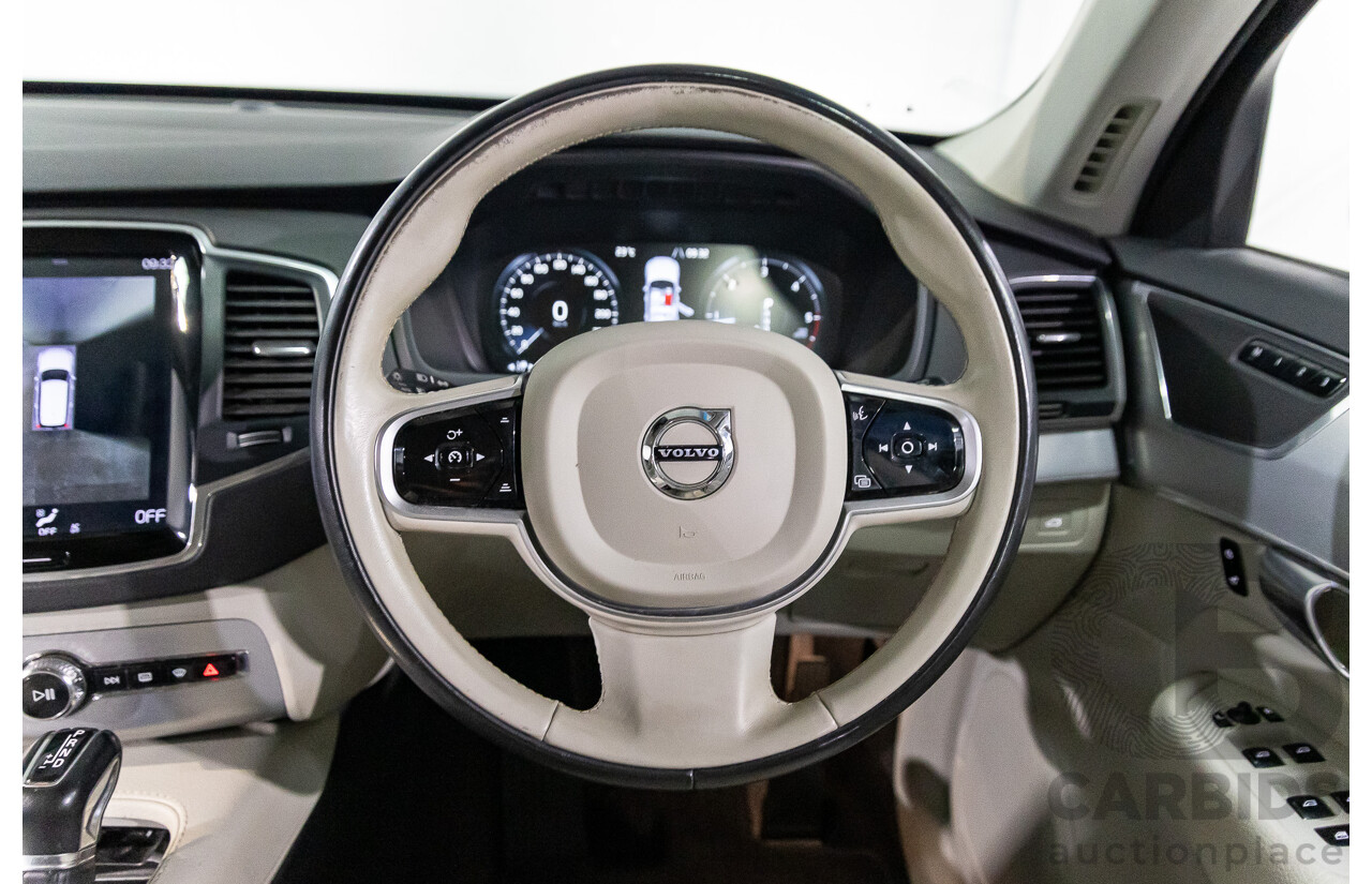 07/2019 Volvo XC90 D5 Momentum (AWD) 256 MY20 4d Wagon Magic Blue Metallic Turbo Diesel 2.0L