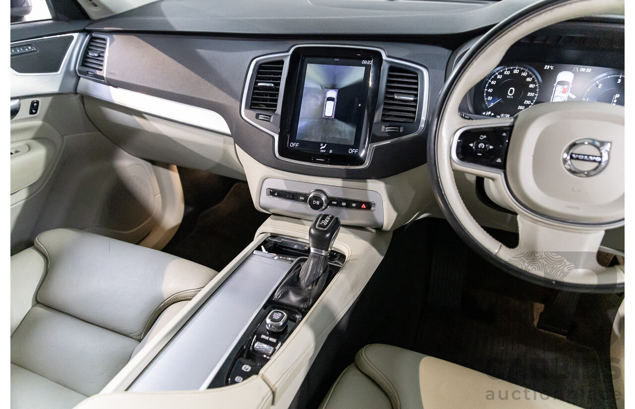 07/2019 Volvo XC90 D5 Momentum (AWD) 256 MY20 4d Wagon Magic Blue Metallic Turbo Diesel 2.0L