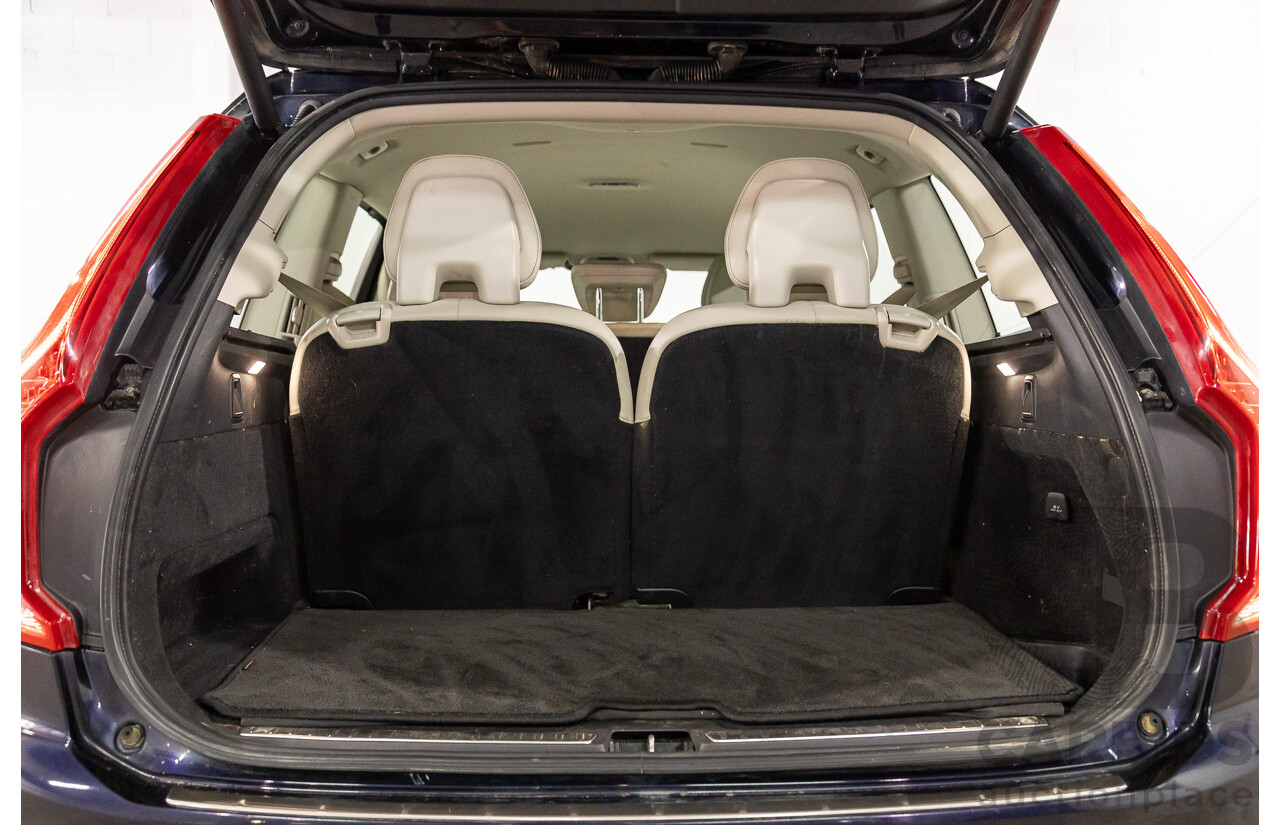 07/2019 Volvo XC90 D5 Momentum (AWD) 256 MY20 4d Wagon Magic Blue Metallic Turbo Diesel 2.0L