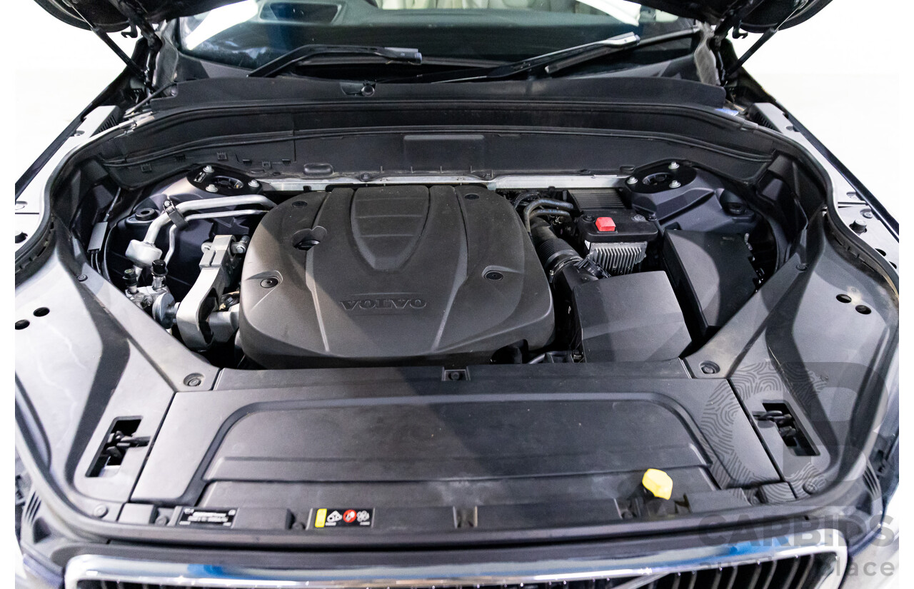 07/2019 Volvo XC90 D5 Momentum (AWD) 256 MY20 4d Wagon Magic Blue Metallic Turbo Diesel 2.0L