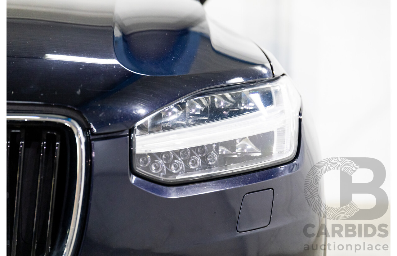 07/2019 Volvo XC90 D5 Momentum (AWD) 256 MY20 4d Wagon Magic Blue Metallic Turbo Diesel 2.0L