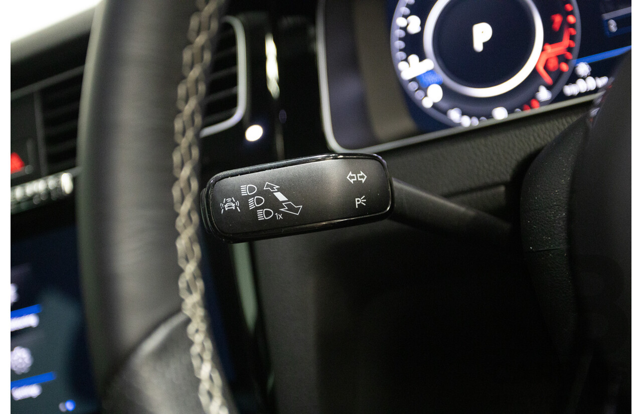 1/2018 Volkswagen Golf R Wolfsburg Edition (AWD) AU MY7.5 5D Hatchback Oryx White Pearl Turbo 2.0L