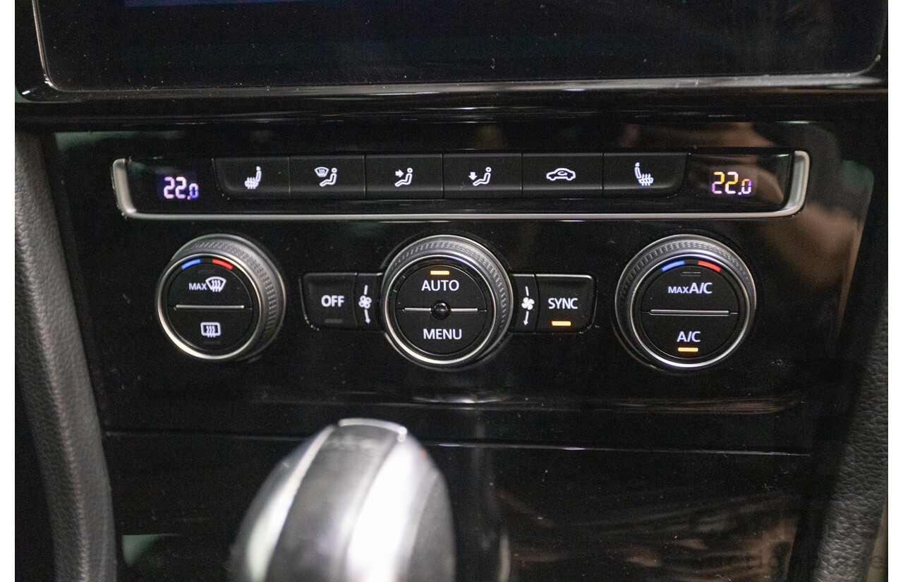 1/2018 Volkswagen Golf R Wolfsburg Edition (AWD) AU MY7.5 5D Hatchback Oryx White Pearl Turbo 2.0L