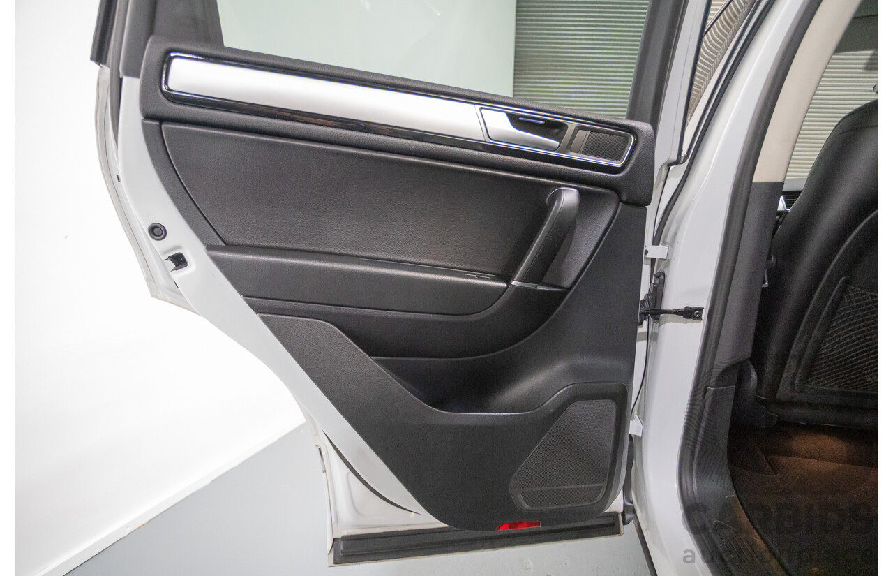 1/2015 Volkswagen Touareg V6 TDI (AWD) 7P MY15 4D Wagon Pure White Turbo Diesel 3.0L