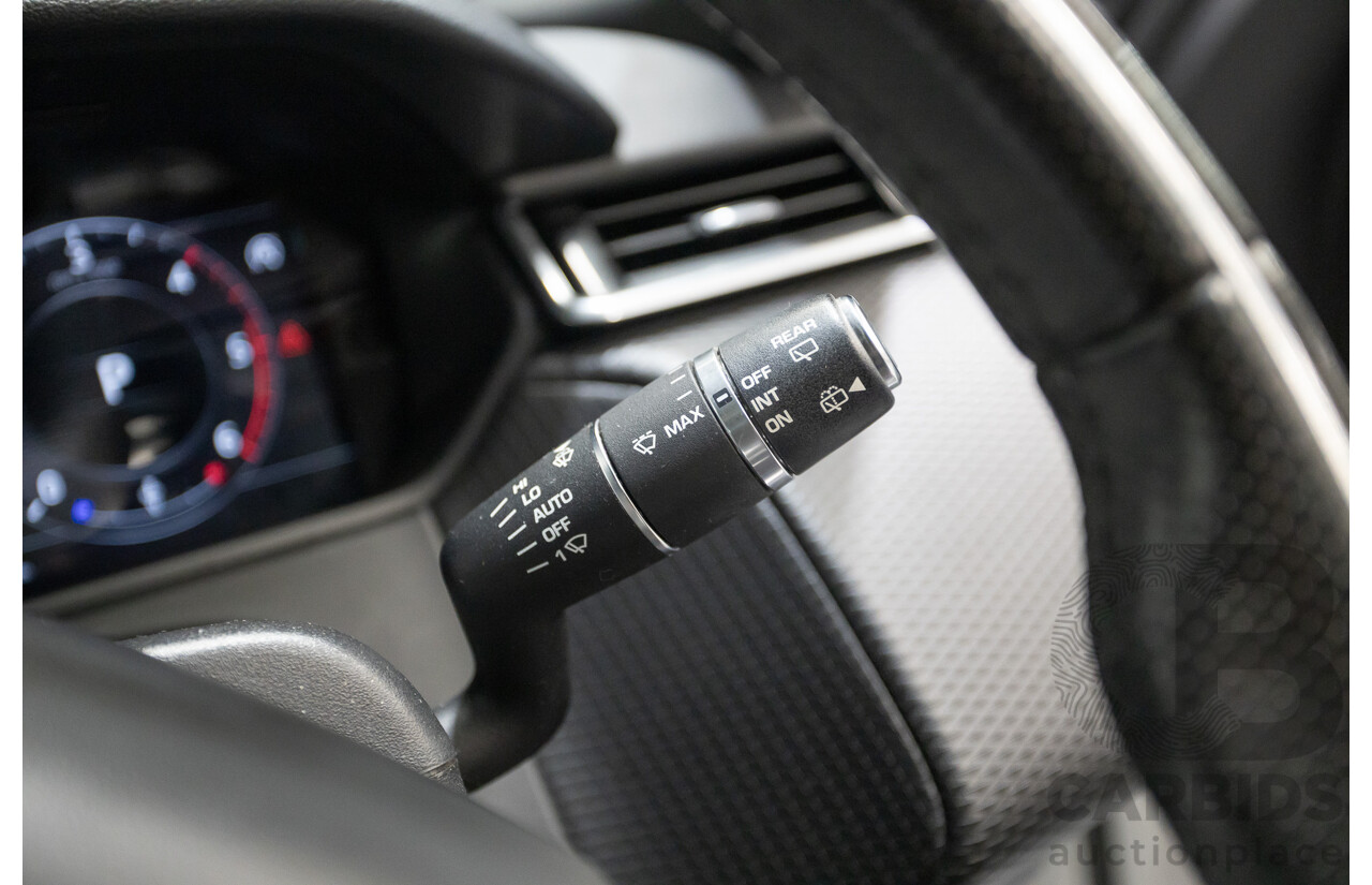 09/2017 Range Rover Velar D240 R-Dynamic SE (AWD) MY18 4D Wagon Polar White Turbo Diesel 2.0L