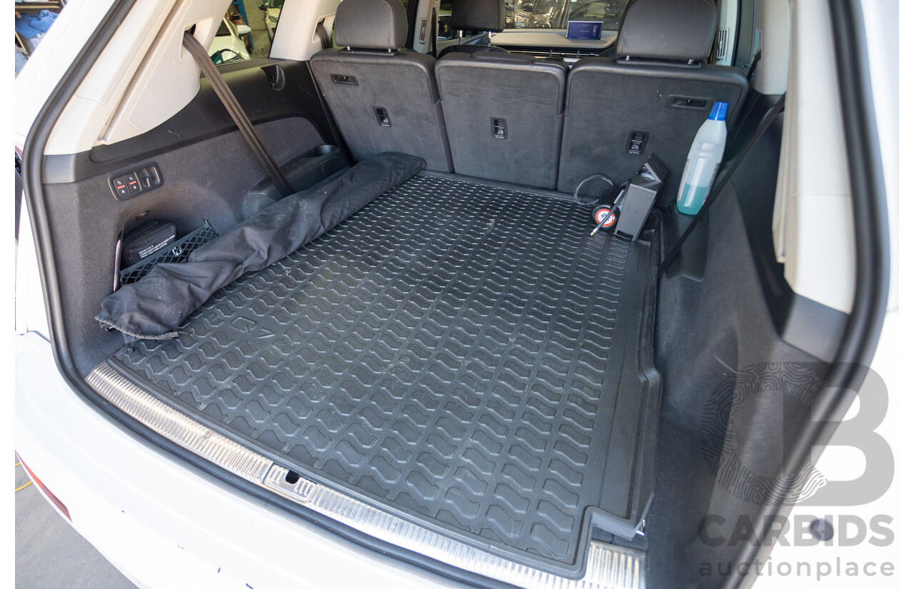 10/2015 Audi Q7 3.0 TDI Quattro (AWD) 4M 4D Wagon Pure White Turbo Diesel V6 (200kw) 3.0L - 7 seater