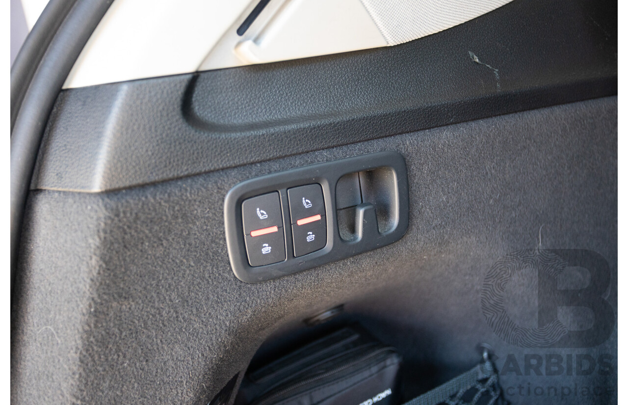 10/2015 Audi Q7 3.0 TDI Quattro (AWD) 4M 4D Wagon Pure White Turbo Diesel V6 (200kw) 3.0L - 7 seater