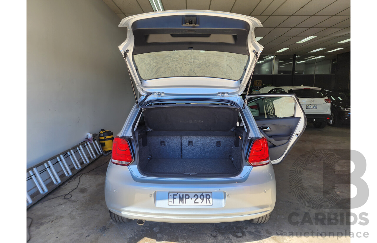 9/2013 Volkswagen Polo Trendline 6R MY14 5d Hatchback Silver 1.4L