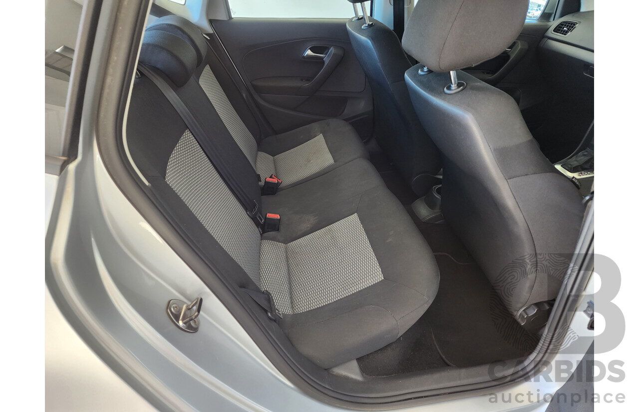 9/2013 Volkswagen Polo Trendline 6R MY14 5d Hatchback Silver 1.4L