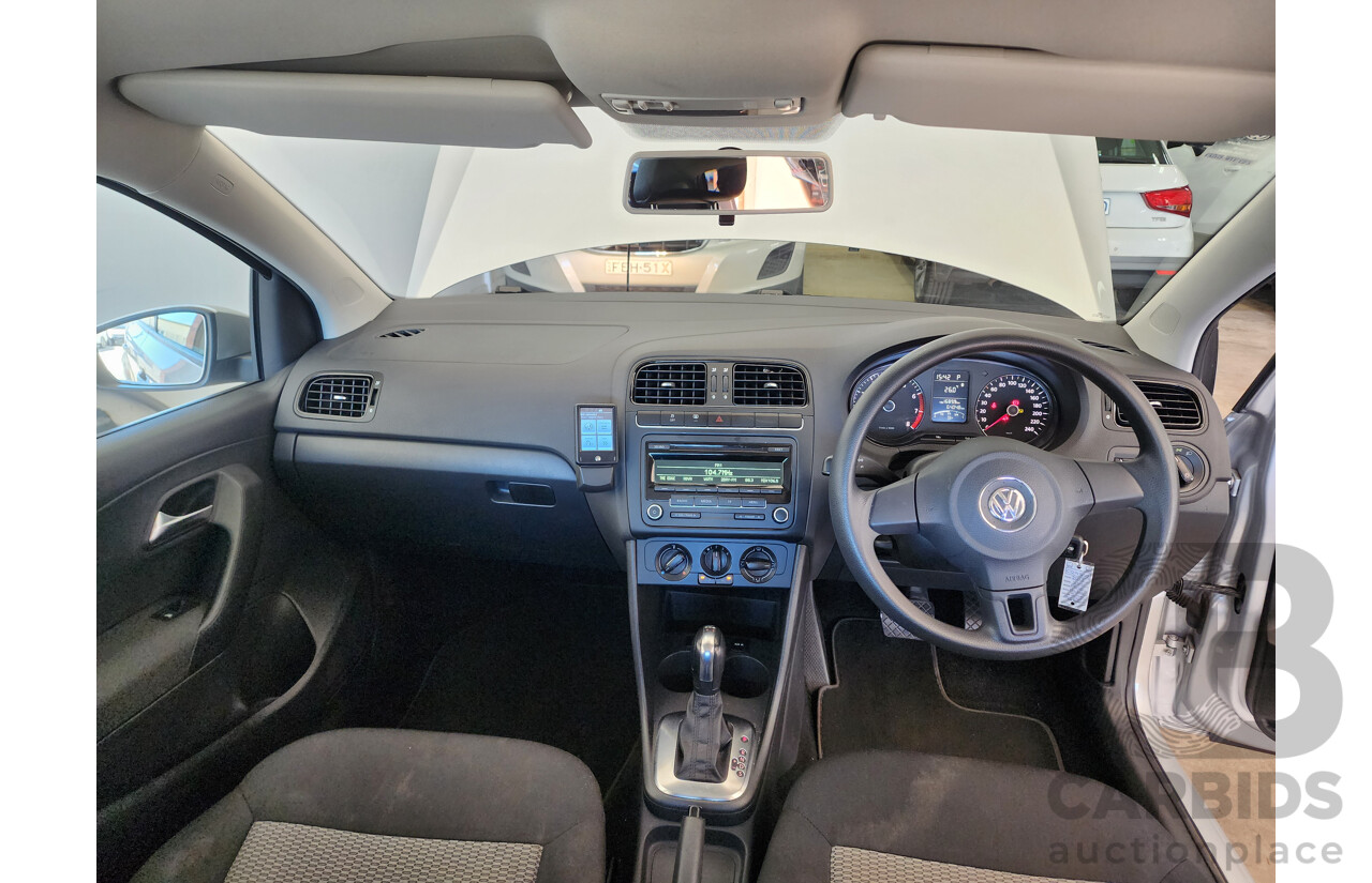 9/2013 Volkswagen Polo Trendline 6R MY14 5d Hatchback Silver 1.4L