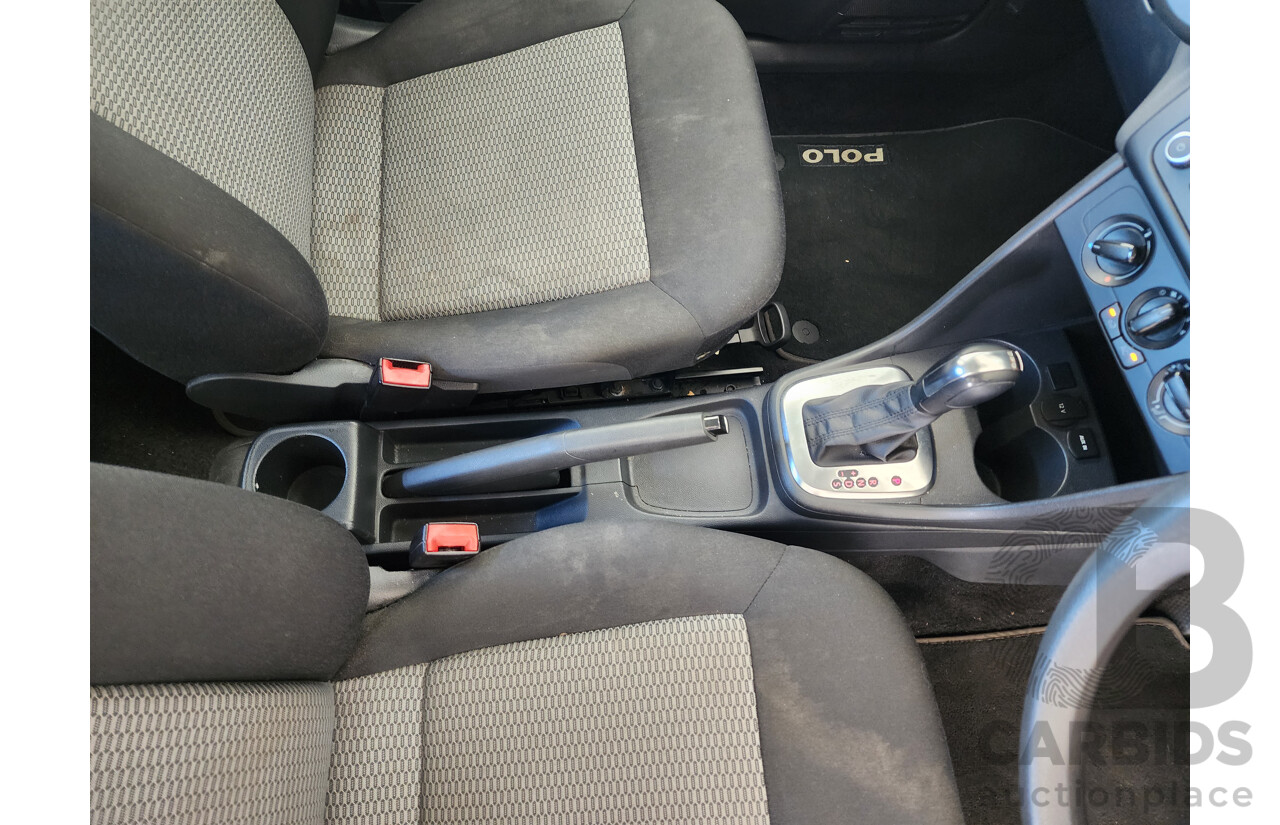 9/2013 Volkswagen Polo Trendline 6R MY14 5d Hatchback Silver 1.4L