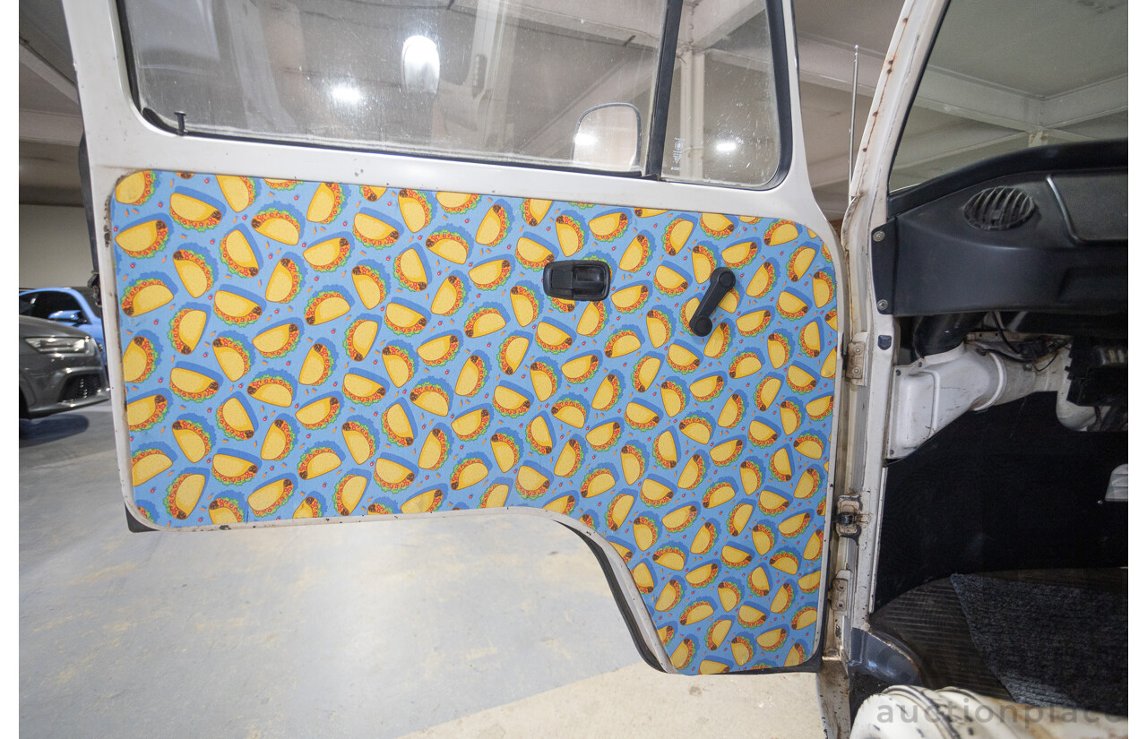 9/1975 Volkswagen Kombi Transporter Type 2 2d Crew Cab Utility White 1.8L