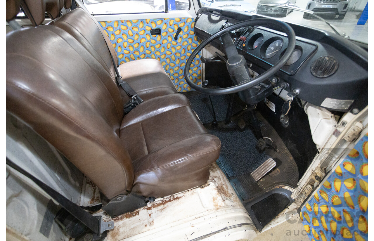 9/1975 Volkswagen Kombi Transporter Type 2 2d Crew Cab Utility White 1.8L