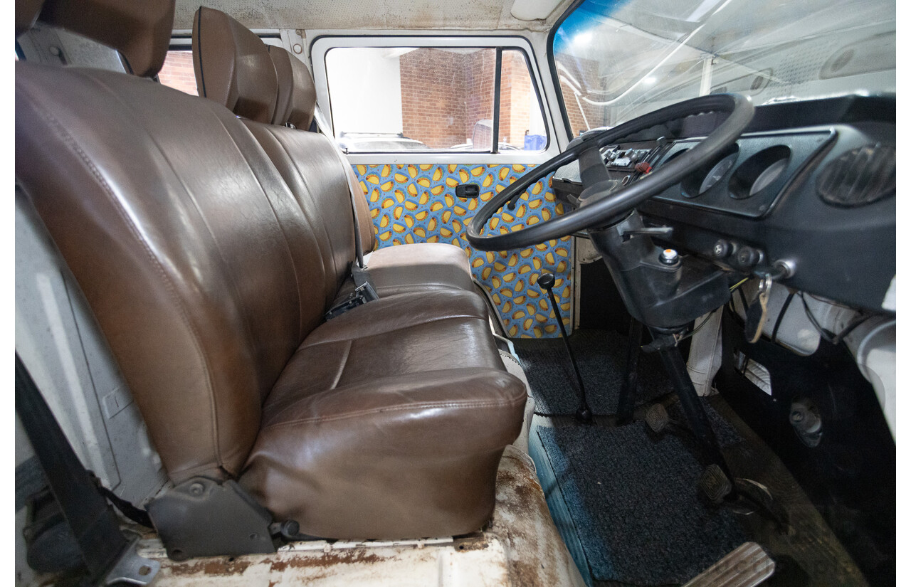 9/1975 Volkswagen Kombi Transporter Type 2 2d Crew Cab Utility White 1.8L