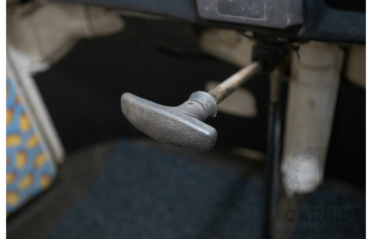 9/1975 Volkswagen Kombi Transporter Type 2 2d Crew Cab Utility White 1.8L