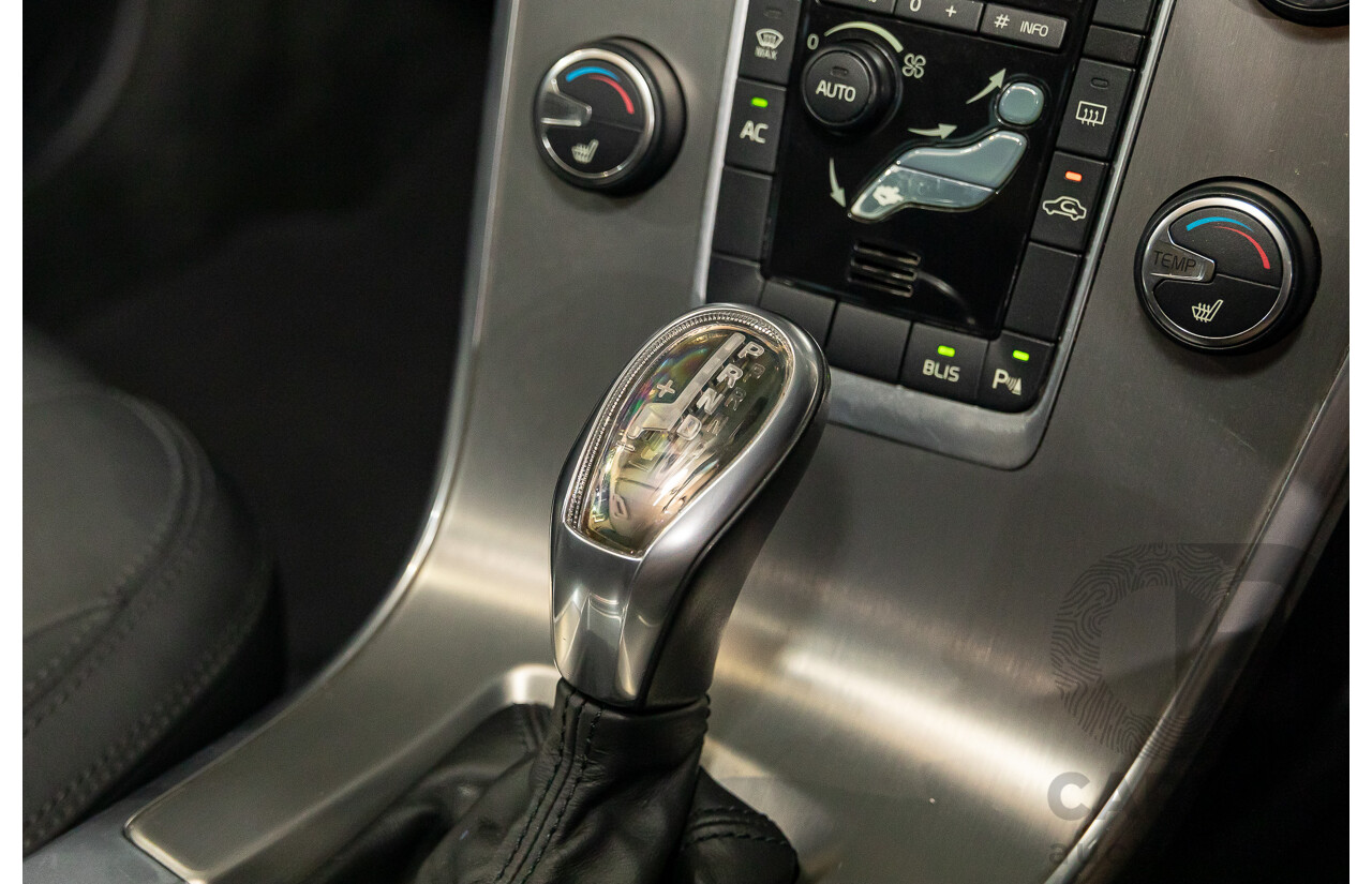 11/2012 Volvo XC60 3.2 Teknik DZ MY12 4d Wagon Mystic Silver Metallic V6 3.2L