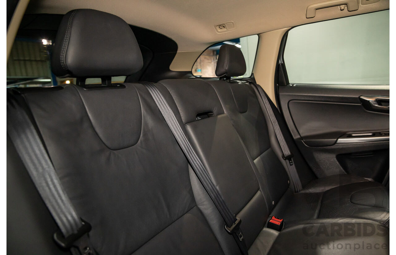 11/2012 Volvo XC60 3.2 Teknik DZ MY12 4d Wagon Mystic Silver Metallic V6 3.2L