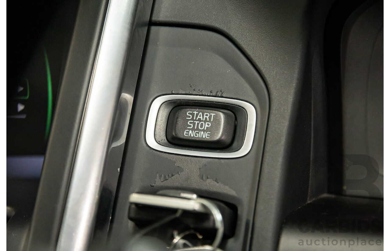 11/2012 Volvo XC60 3.2 Teknik DZ MY12 4d Wagon Mystic Silver Metallic V6 3.2L