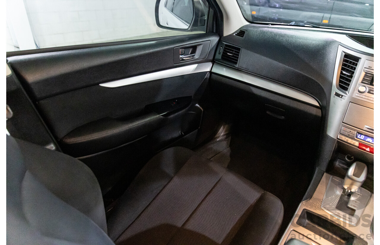 11/2010 Subaru Outback 2.5i MY11 4d Wagon Crystal White Pearl 2.5L