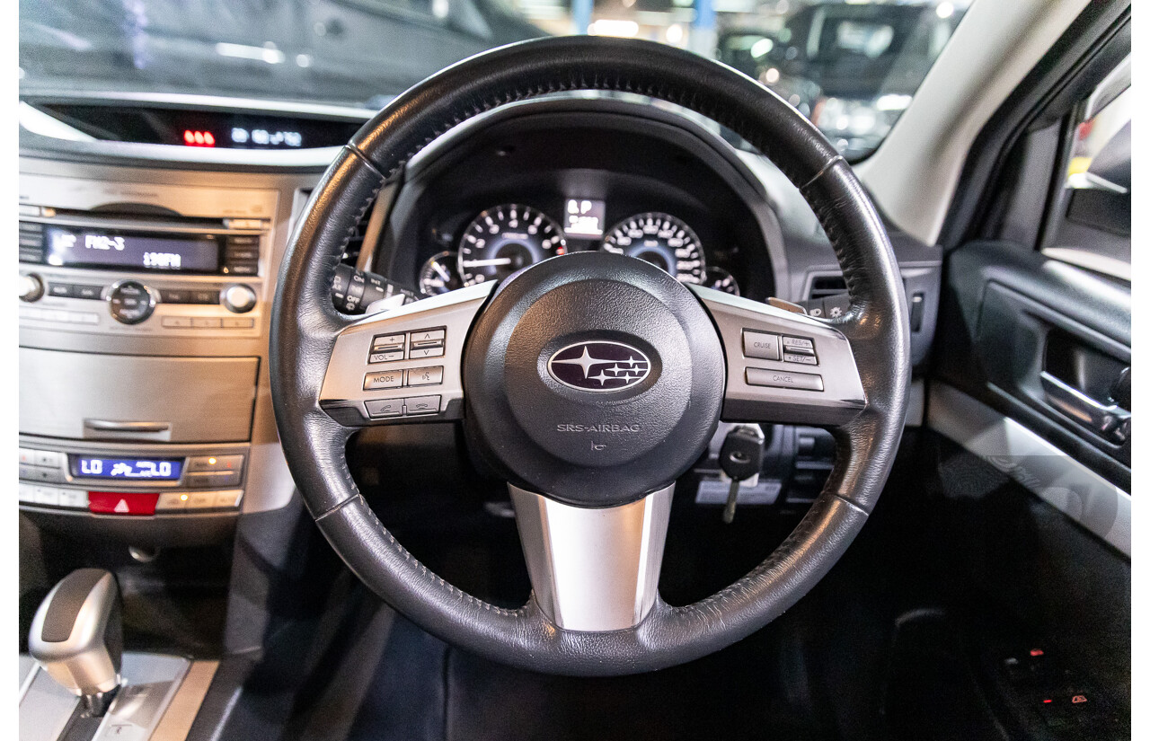 11/2010 Subaru Outback 2.5i MY11 4d Wagon Crystal White Pearl 2.5L